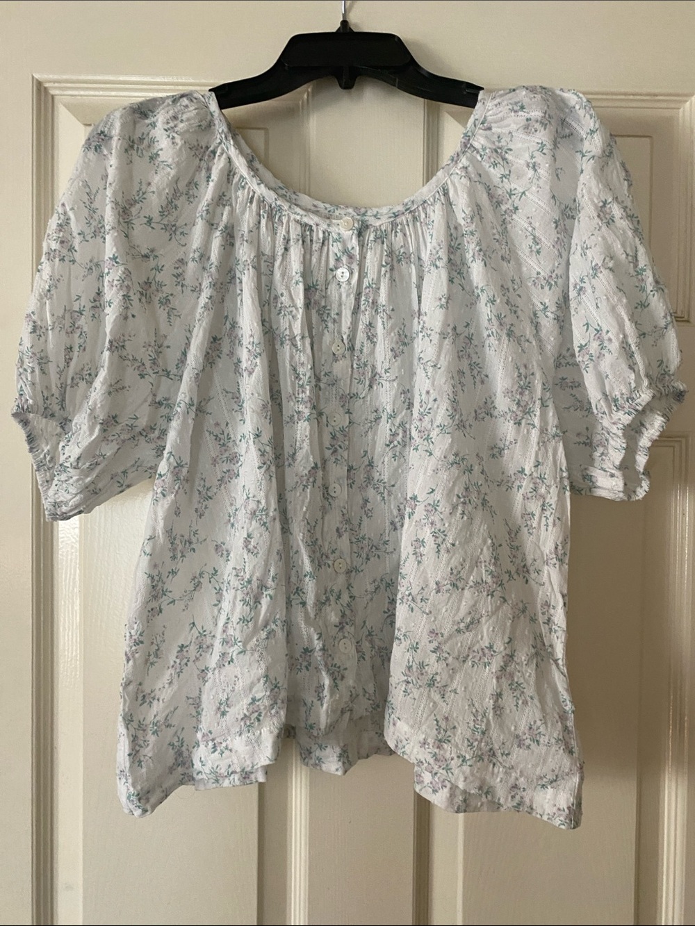 bohme White Floral Button-Front Puff Sleeve Blouse - Picture 2 of 8
